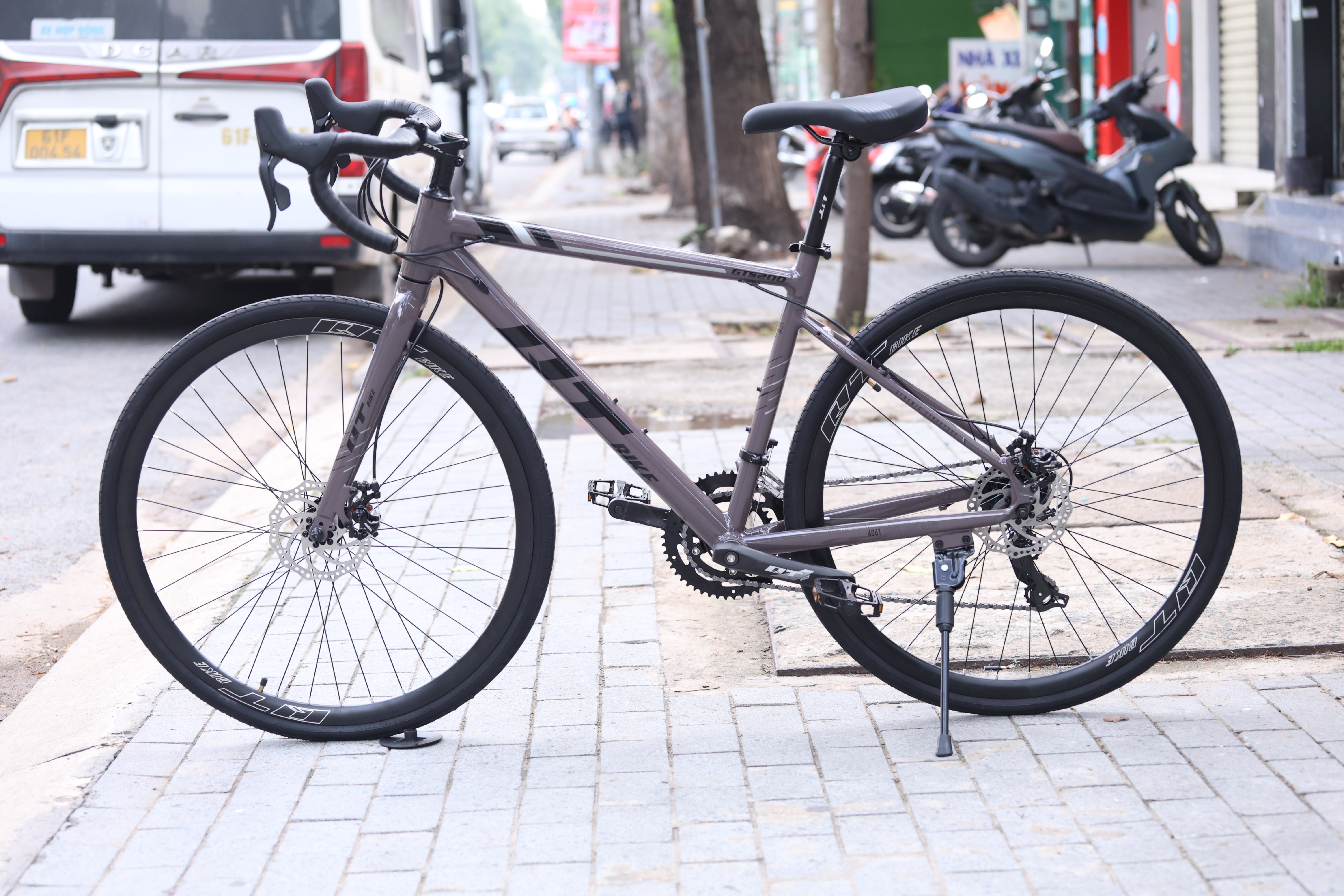 Xe đạp đua QT GTS200 bánh 700C
