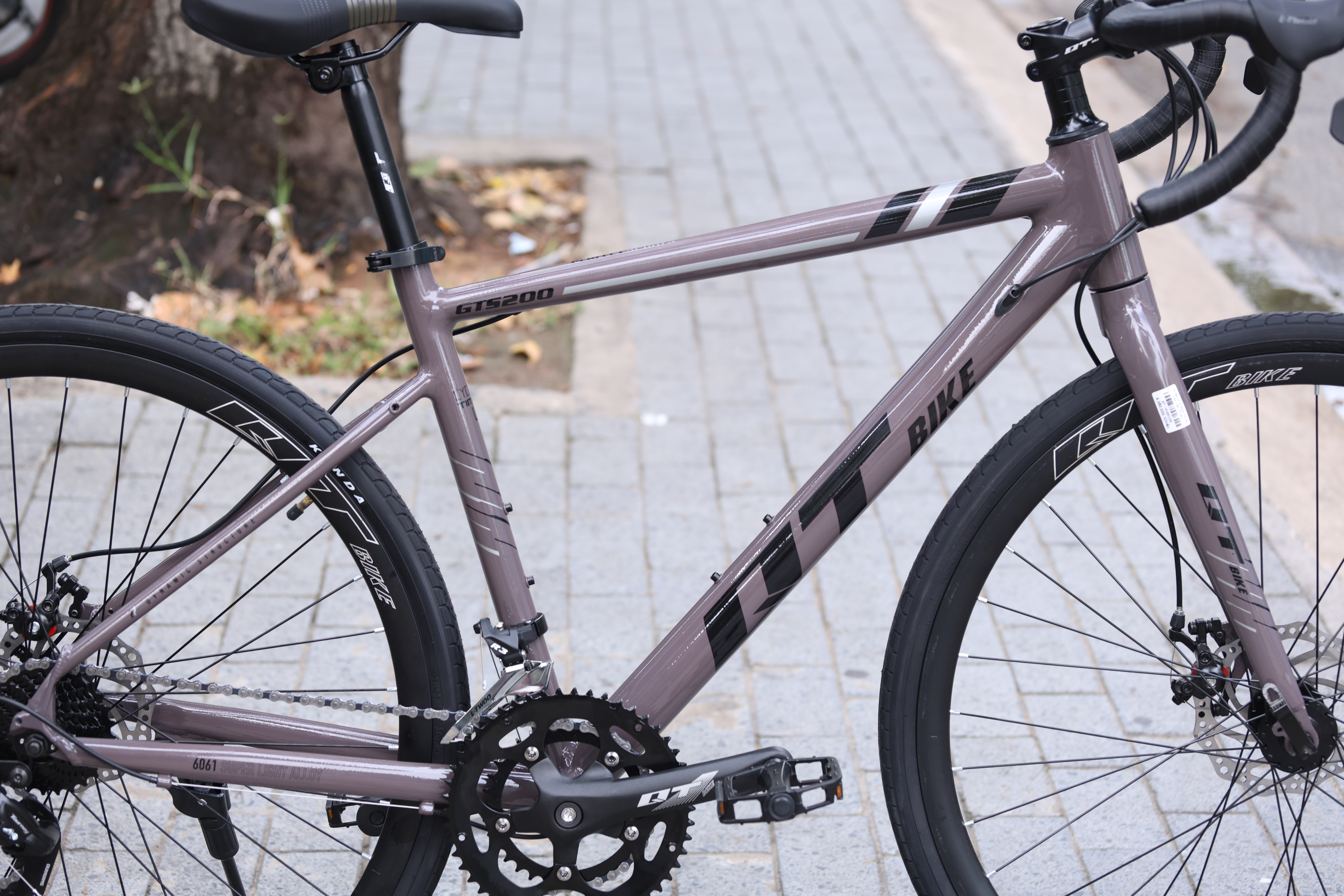 Xe đạp đua QT GTS200 bánh 700C