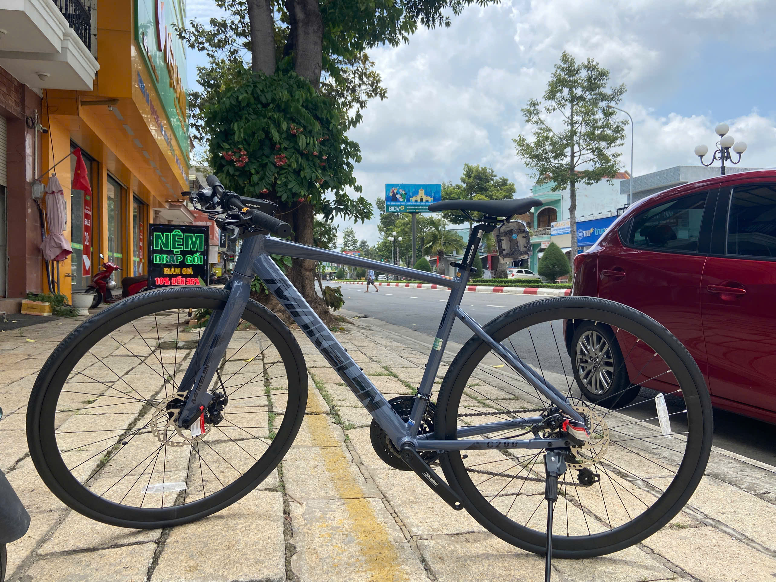 Xe đạp đường phố Makelen C200 pro - Bánh 700C