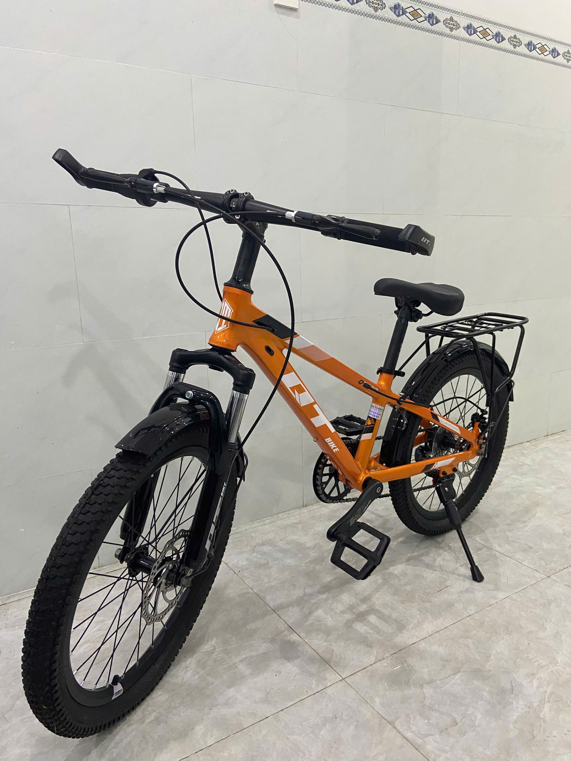 Xe đạp trẻ em QT620 bánh 20 có đề